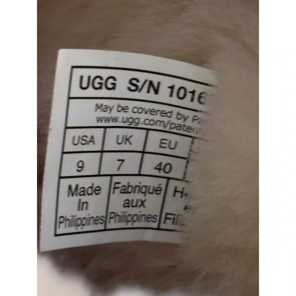 UGG Classic Short II‎ Chestnut Brown Suede Sheepskin Boots 1016223 Womens 9